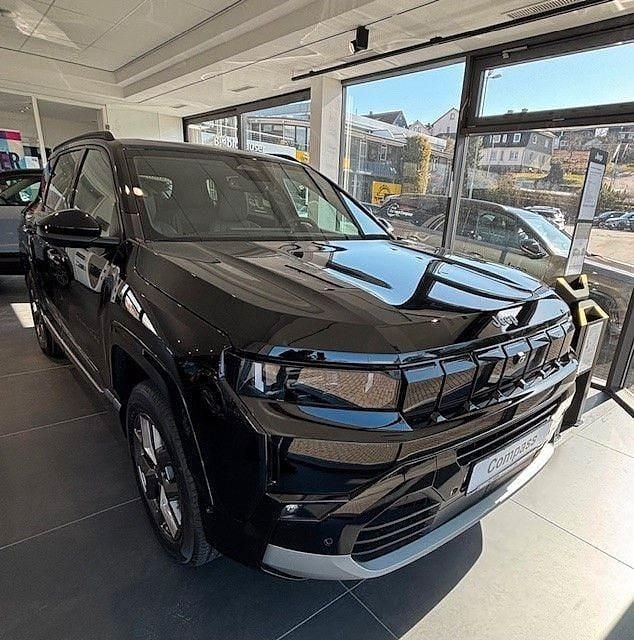 Neu Jeep Compass 145 PS (106 kW) 2026 Schwarz SUV