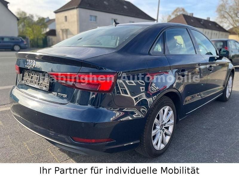 Gebraucht Audi A3 Comfort 150 PS (110 kW) 2019 Blau Limousine