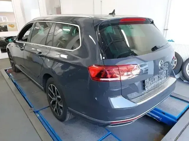 Gebraucht VW Passat GTE 218 PS (160 kW) 2021 Uranograu Kombi