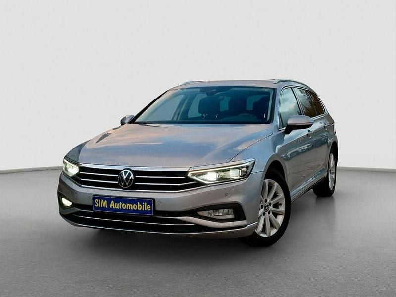 Silber Gebraucht 2021 VW Passat Elegance Kombi | 17.490 € (Etwas zu teuer) - Bild 1/4