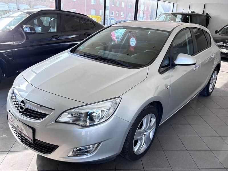 Gebraucht Opel Astra Design Edition 116 PS (85 kW) 2011 Silber Limousine