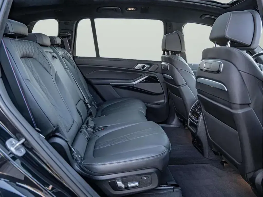 Gebraucht BMW X7 Performance 352 PS (258 kW) 2024 Schwarz SUV