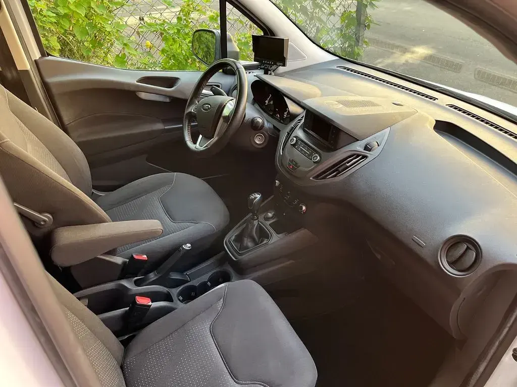 Gebraucht Ford Transit Courier 101 PS (74 kW) 2018 Weiß Van