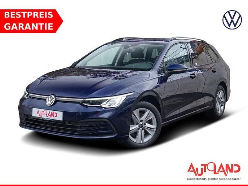 Atlantik blue metallic (metallic) Gebraucht 2022 VW Golf VIII Life Kombi | 22.490 € (Fairer Preis) - Bild 1/4