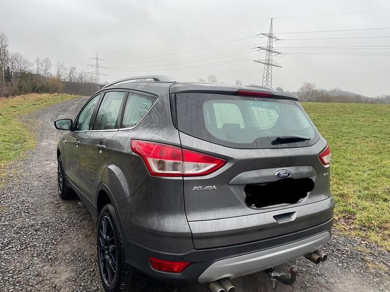Gebraucht Ford Kuga 149 PS (109 kW) 2013 Grau SUV