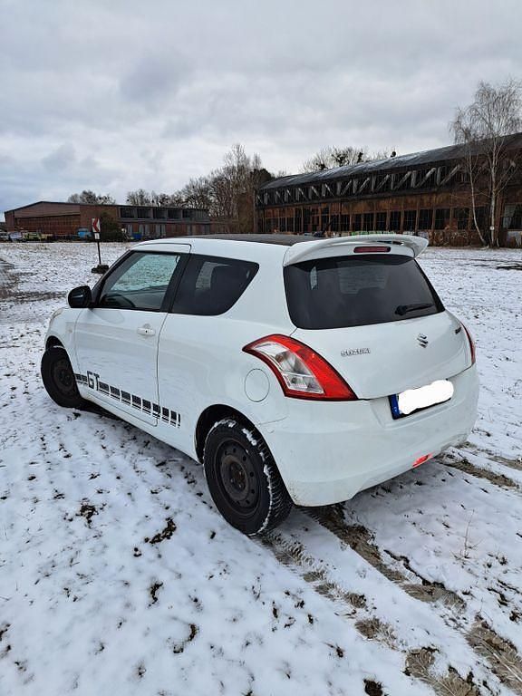 Gebraucht Suzuki Swift 94 PS (69 kW) 2013 Weiß Kleinwagen