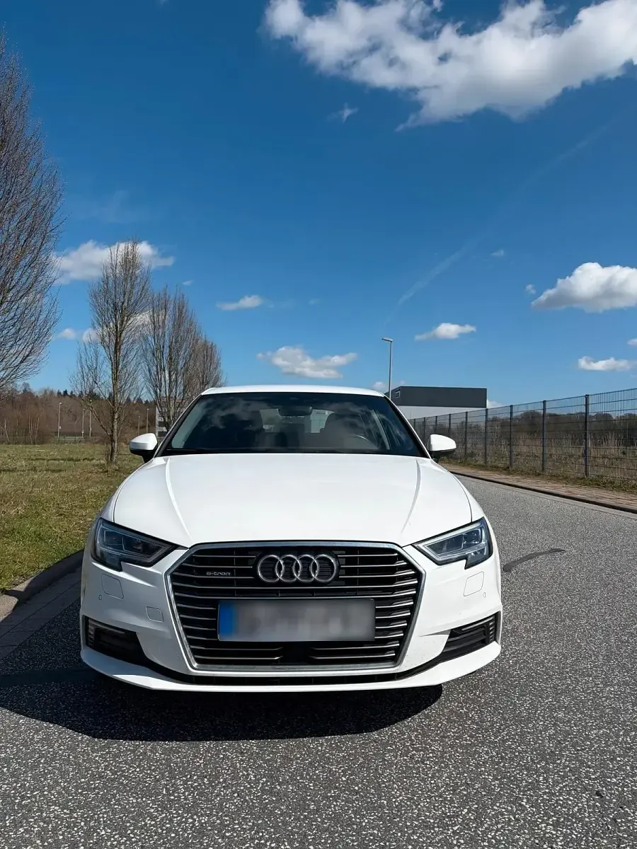 Gebraucht Audi A3 Sportback e-tron 150 PS (110 kW) 2017 Weiß Kleinwagen