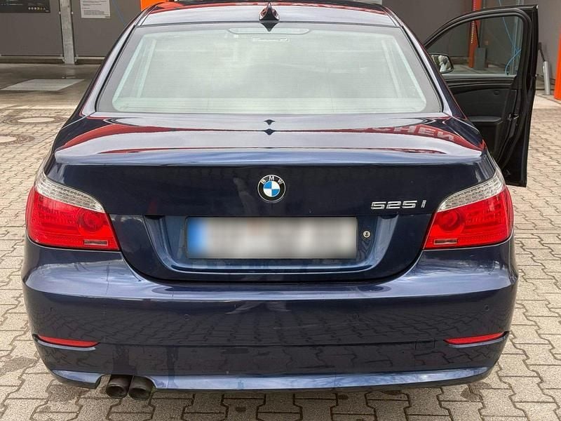 Gebraucht BMW 525 218 PS (160 kW) 2009 Blau Limousine