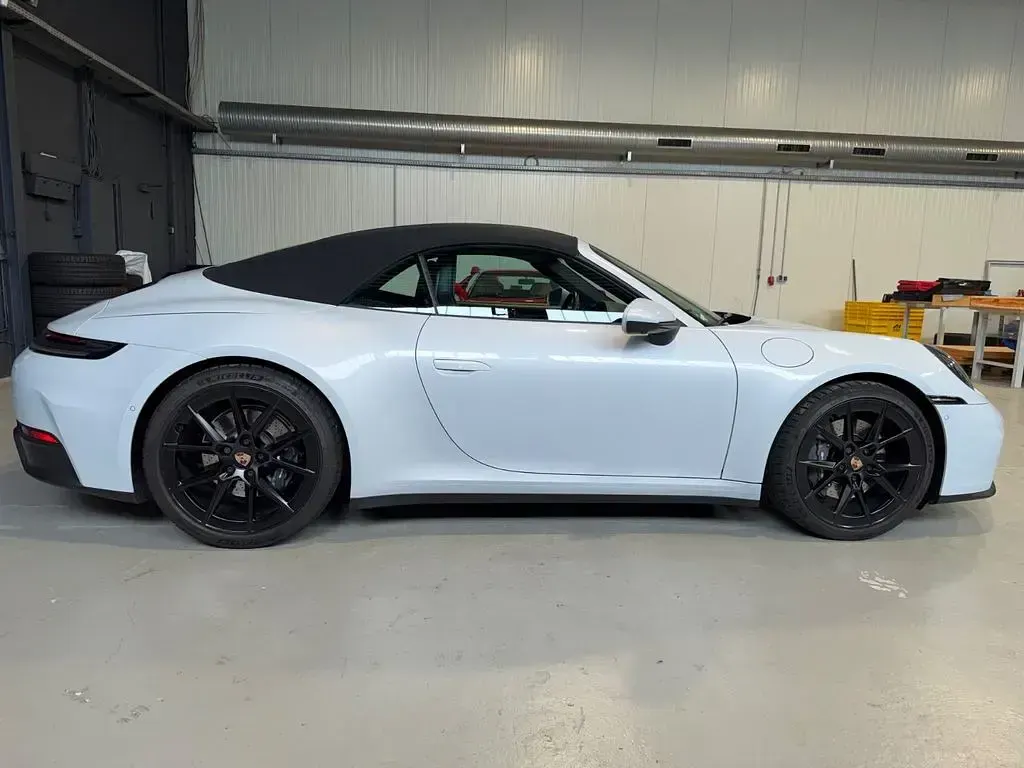 Gebraucht Porsche 992 Chrono 394 PS (289 kW) 2025 Silber Cabrio