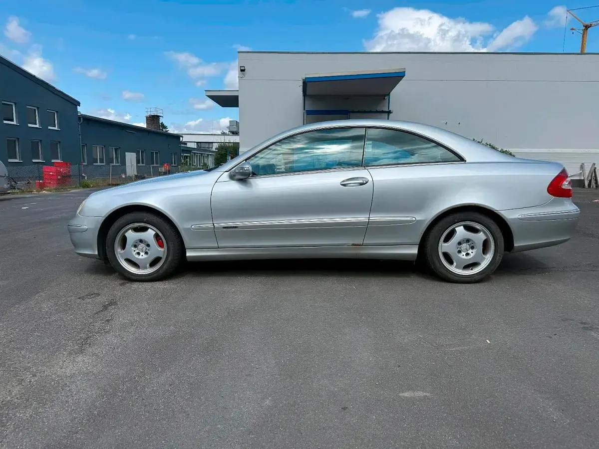Gebraucht Mercedes CLK240 170 PS (125 kW) 2003 Silber Coupé