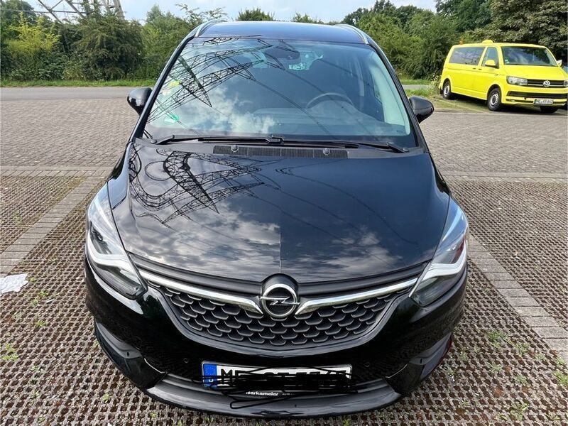 Schwarz Gebraucht 2017 Opel Zafira Innovation Van / Kleinbus | 8.600 € (Teuer) - Bild 1/4