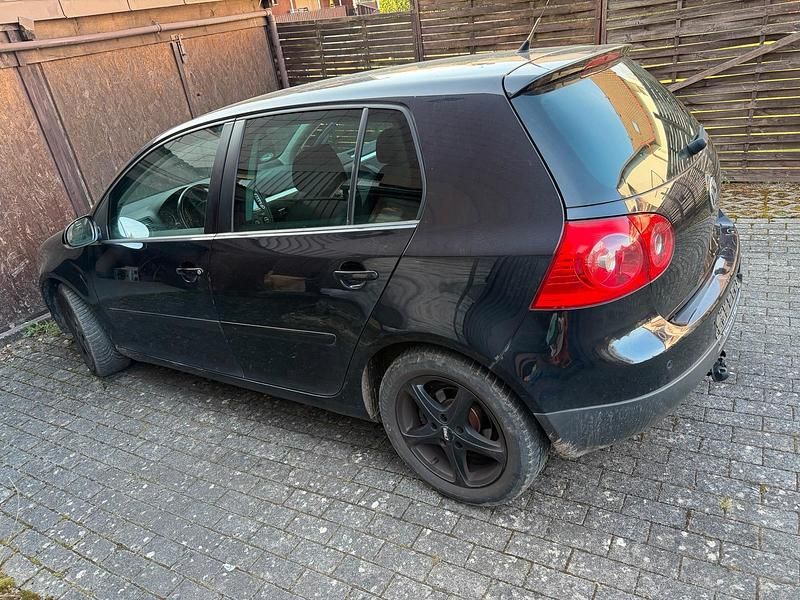 Gebraucht VW Golf V 102 PS (75 kW) 2008 Schwarz Kleinwagen