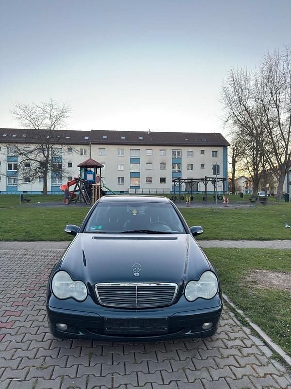 Gebraucht Mercedes C180 143 PS (105 kW) 2003 Blau Limousine