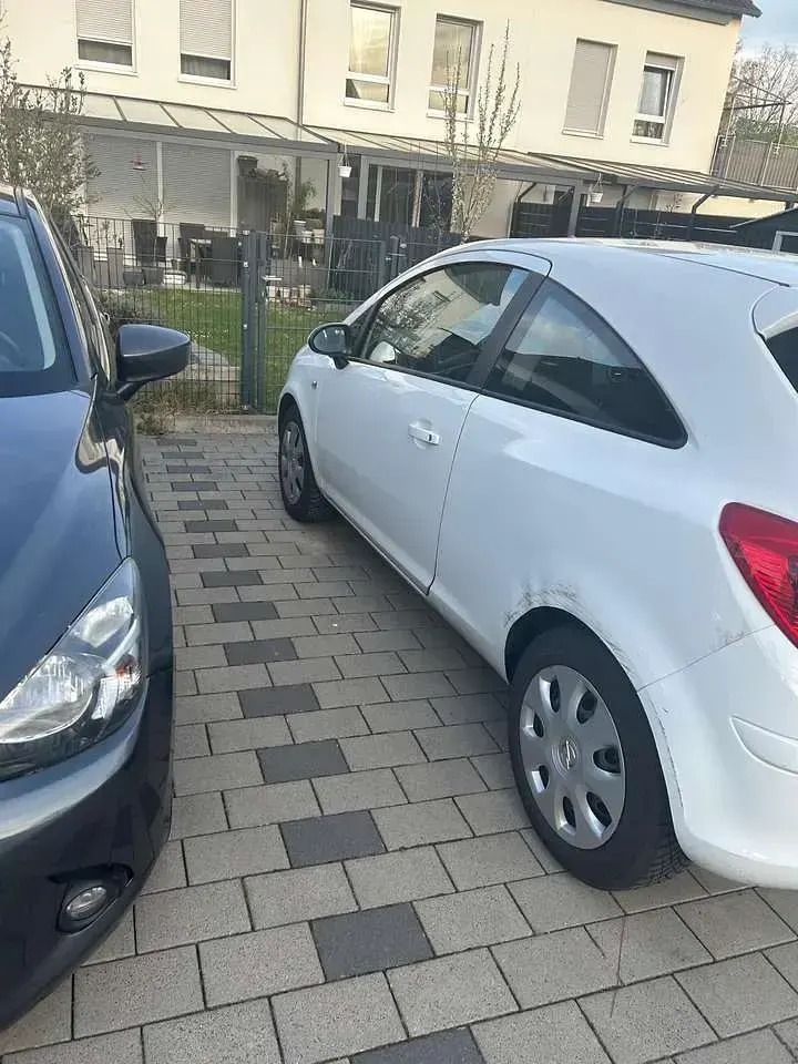 Gebraucht Opel Corsa Edition 86 PS (63 kW) 2013 Weiß Kleinwagen