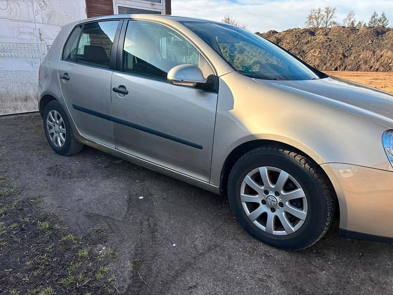 Gebraucht VW Golf V 115 PS (84 kW) 2005 Gold Kleinwagen