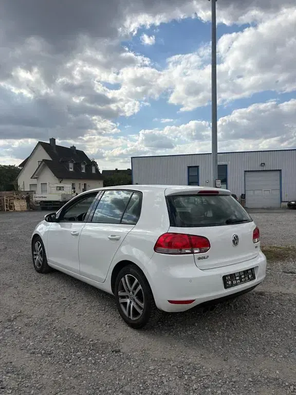 Gebraucht VW Golf VI Comfortline 110 PS (80 kW) 2009 Weiß Limousine