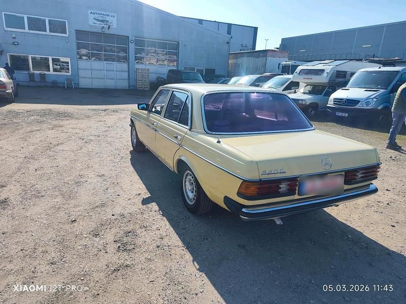 Gebraucht Mercedes 240 1976 Gelb Limousine