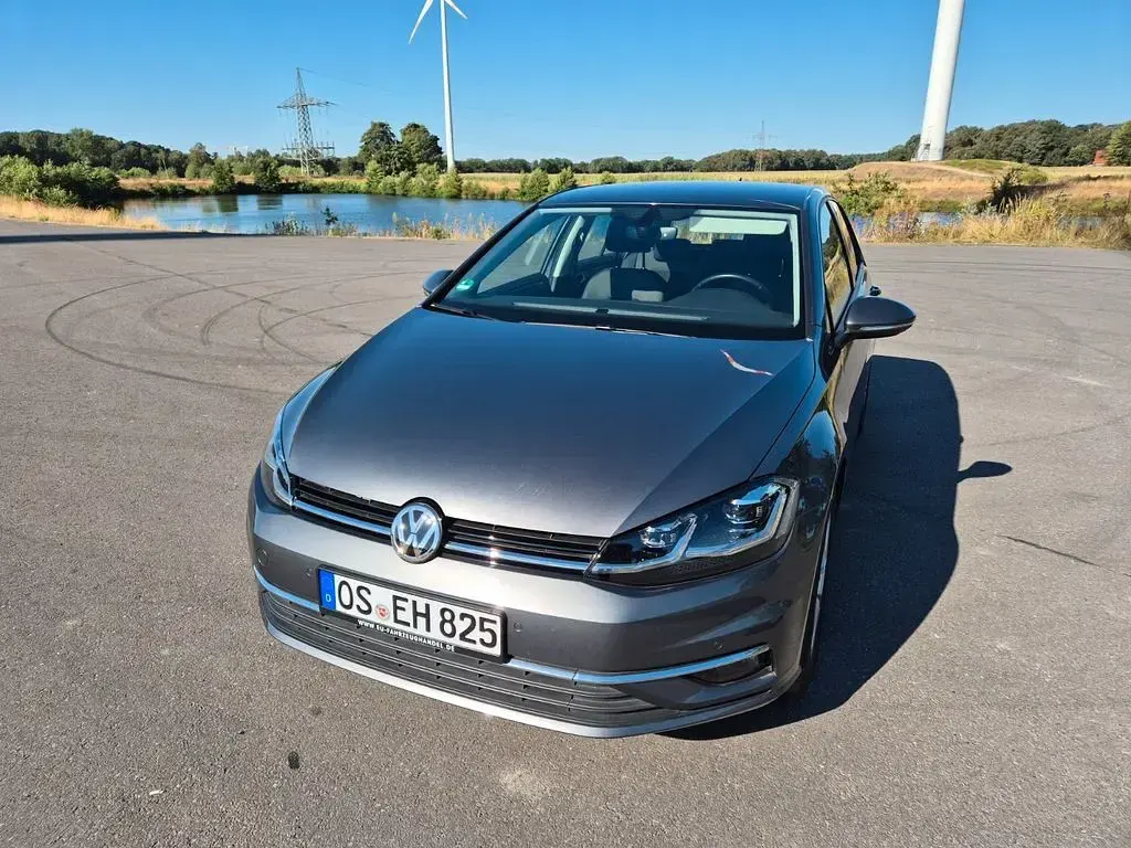 Gebraucht VW Golf VII Comfortline 116 PS (85 kW) 2020 Grau Limousine