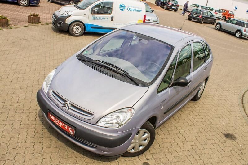 Silber Gebraucht 2002 Citroën Xsara Picasso Exclusive Van / Kleinbus | 899 € (Fairer Preis) - Bild 1/4