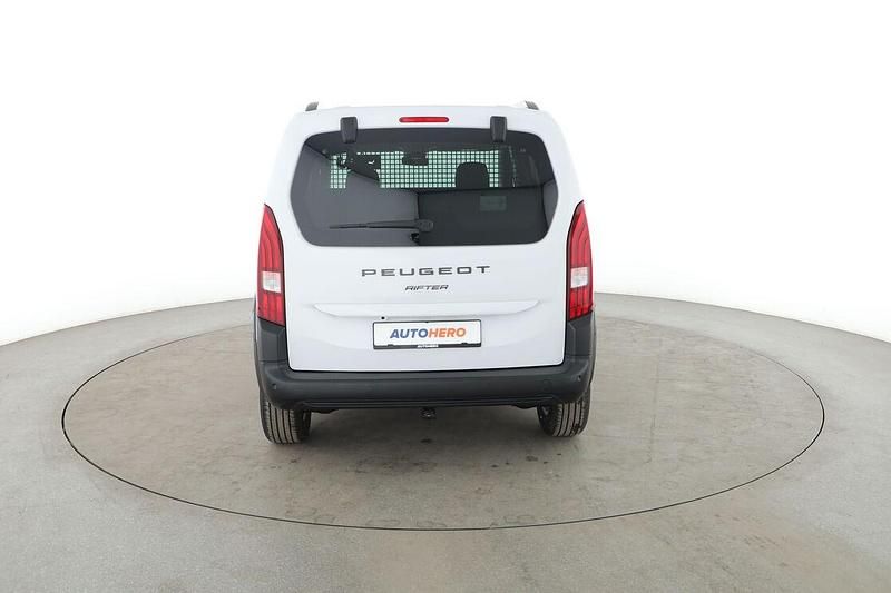 Gebraucht Peugeot Rifter Allure 131 PS (96 kW) 2025 Weiß Van / Kleinbus