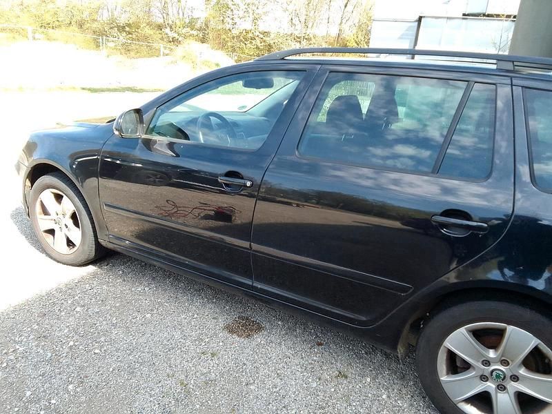 Gebraucht Skoda Octavia 140 PS (102 kW) 2009 Schwarz Kombi