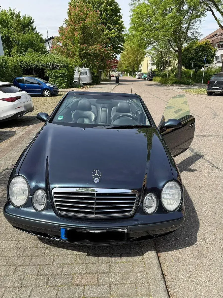 Gebraucht Mercedes CLK230 197 PS (144 kW) 1999 Blau Cabrio