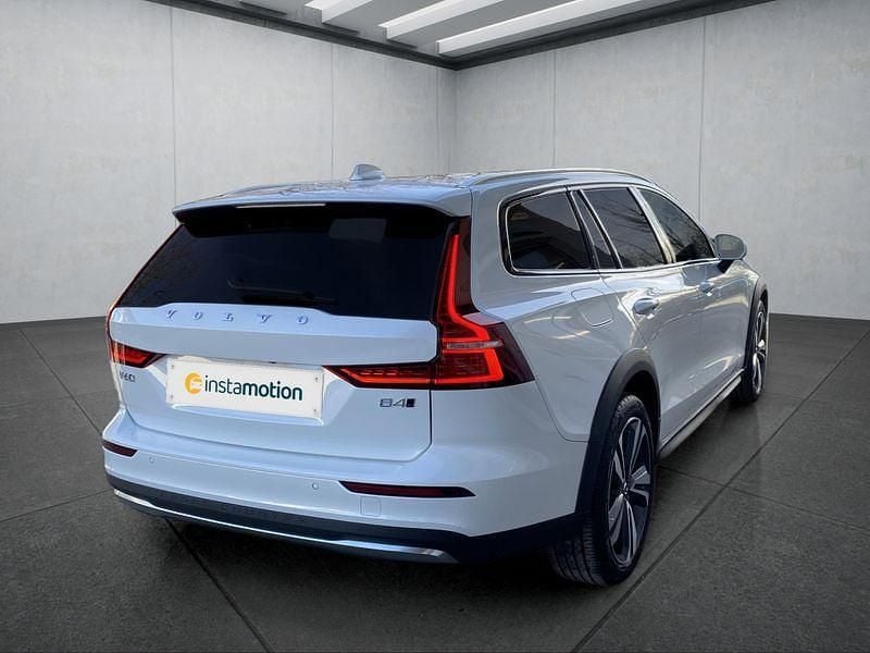 Gebraucht Volvo V60 CC 197 PS (144 kW) 2024 Weiß Kombi