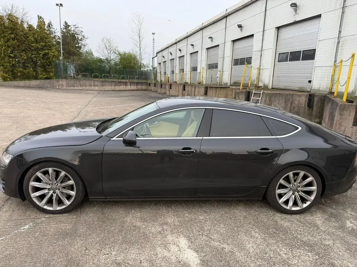 Gebraucht Audi A7 Ambiente 313 PS (230 kW) 2012 Grau Kleinwagen