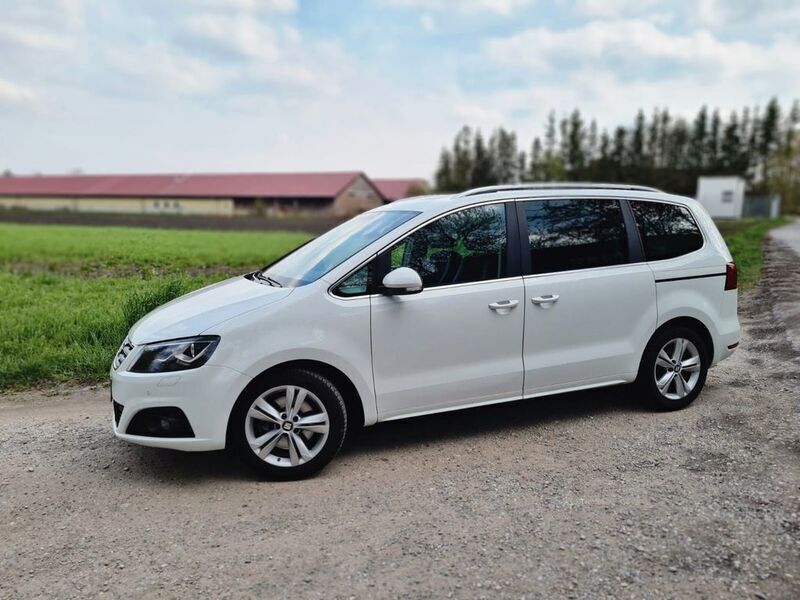 Weiß Gebraucht 2015 Seat Alhambra Crono Plus Van / Kleinbus | 15.900 € (Teuer) - Bild 1/4