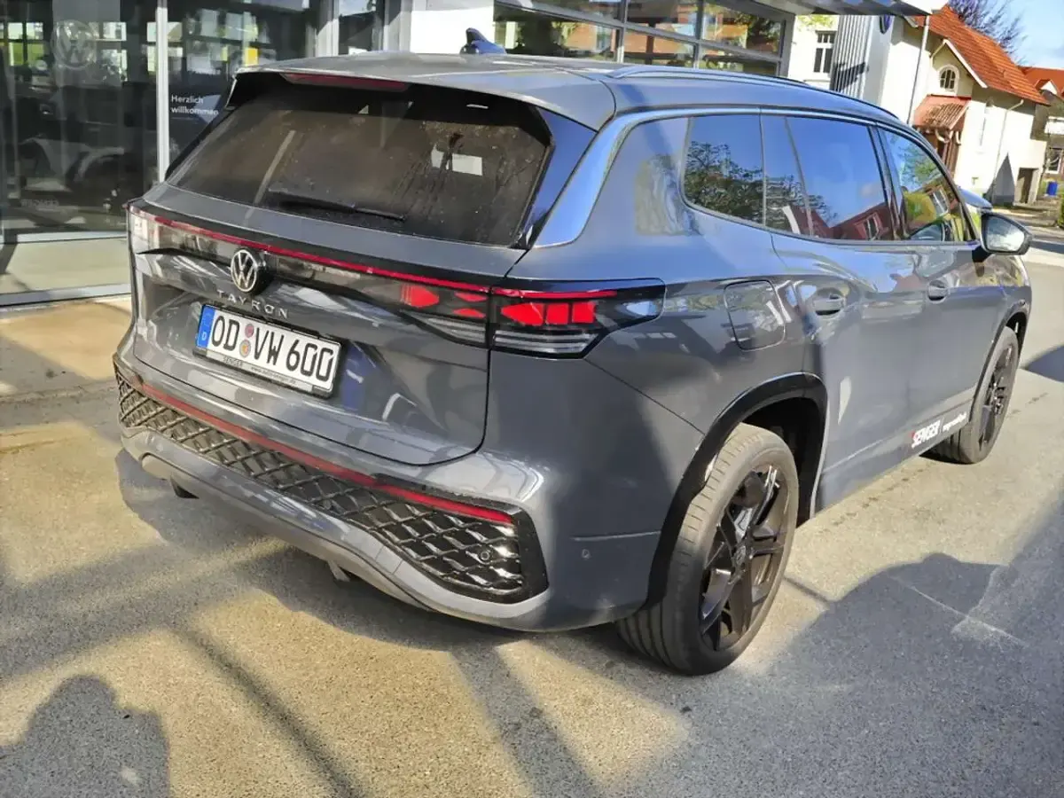 Gebraucht VW Tayron R-line 150 PS (110 kW) 2026 Grau SUV