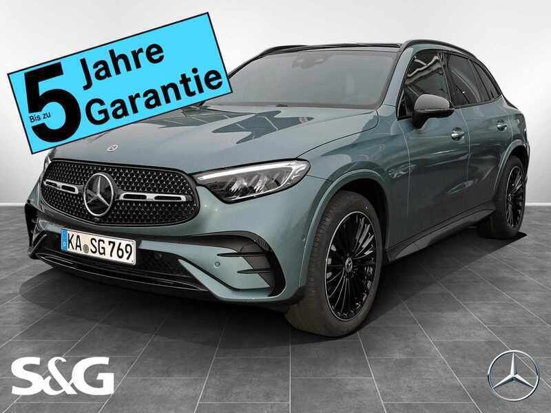 Metalliclack verdesilber Gebraucht 2024 Mercedes GLC220 AMG SUV | 63.790 € (Fairer Preis) - Bild 1/4