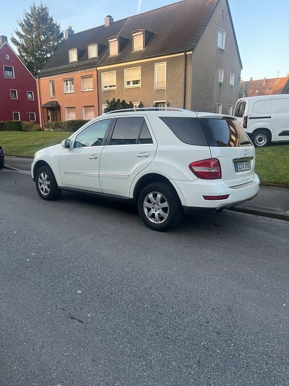 Gebraucht Mercedes ML320 224 PS (164 kW) 2008 Weiß SUV