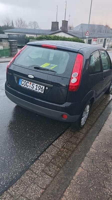 Gebraucht Ford Fiesta 60 PS (44 kW) 2005 Blau Limousine