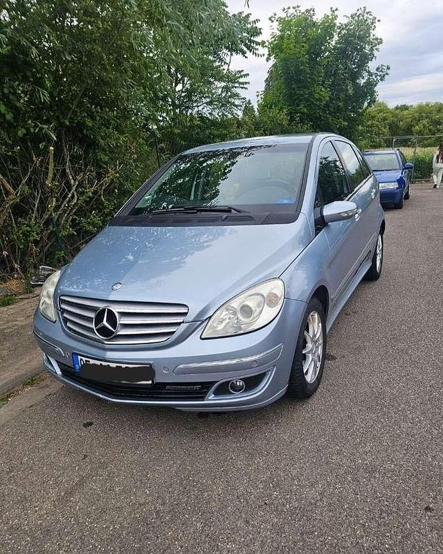 Blau Gebraucht 2007 Mercedes B180 Van / Kleinbus | 4.300 € (Fairer Preis) - Bild 1/4