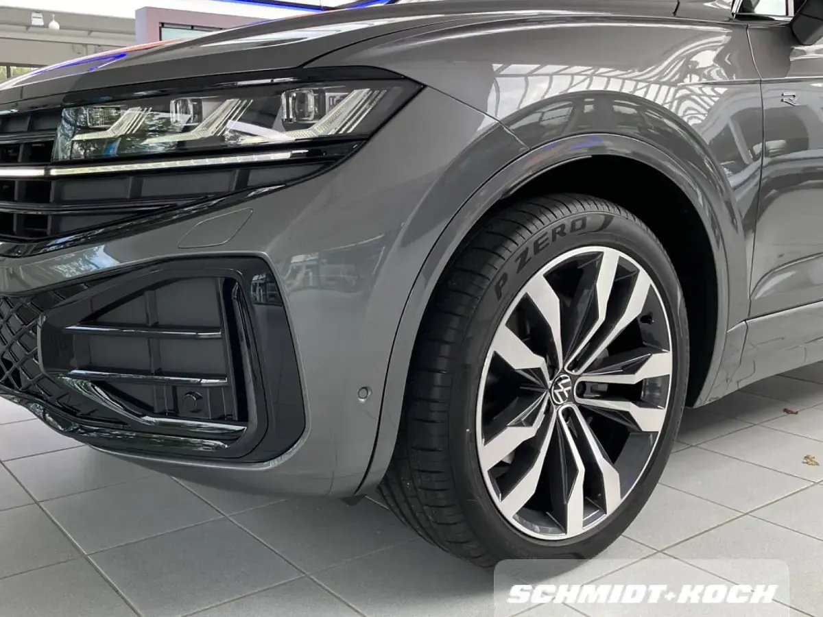 Gebraucht VW Touareg R-line 286 PS (210 kW) 2026 Siliziumgrau (grau) SUV