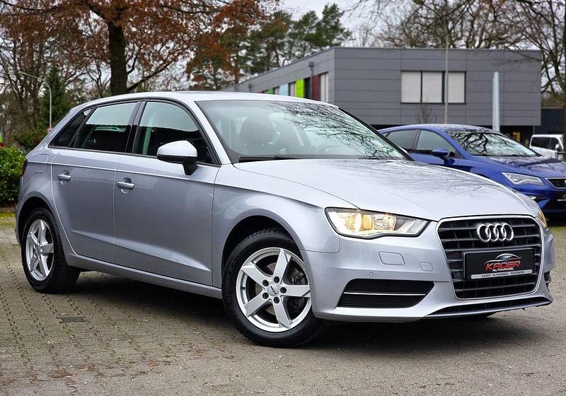 Gebraucht Audi A3 Attraction 125 PS (91 kW) 2015 Silber Limousine