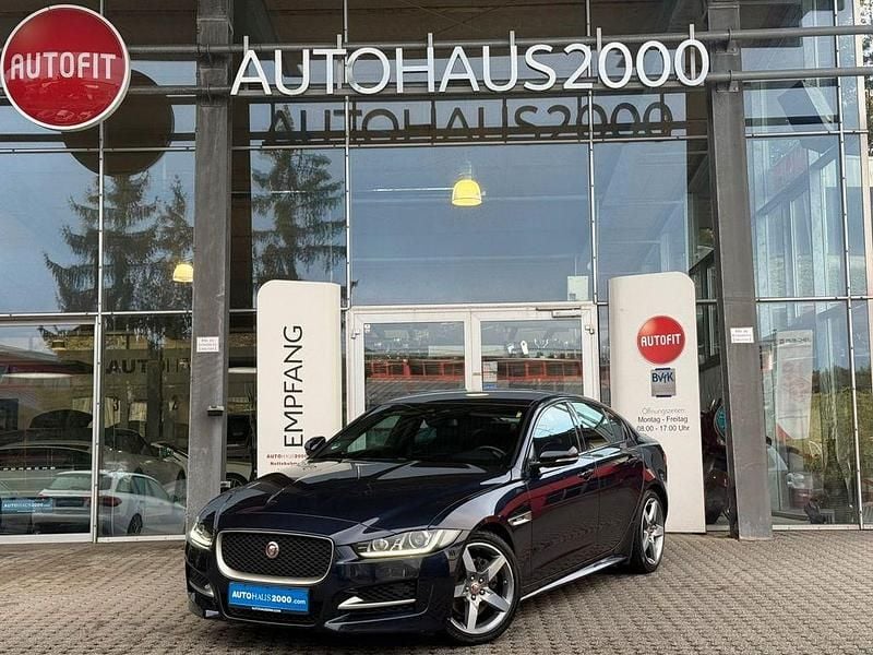 Blau Gebraucht 2016 Jaguar XE R-Sport Limousine | 9.850 € (Superpreis) - Bild 1/4