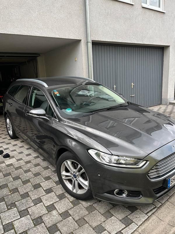 Grau Gebraucht 2016 Ford Mondeo Kombi | 7.400 € (Superpreis) - Bild 1/4
