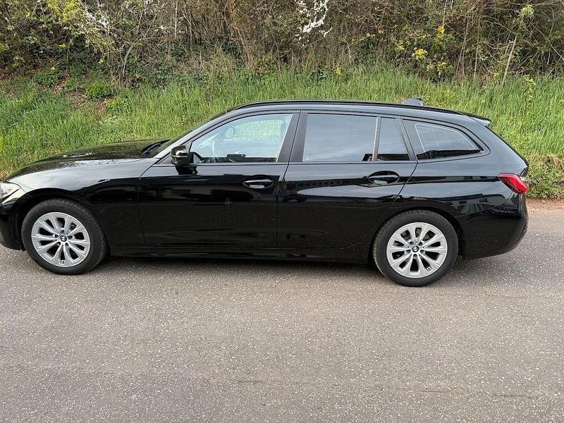 Gebraucht BMW 318 Shadowline 150 PS (110 kW) 2021 Schwarz Kombi