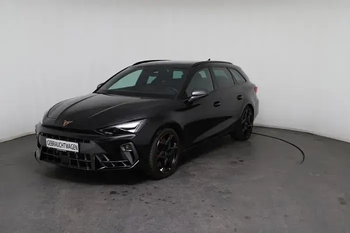 Gebraucht Cupra Leon 333 PS (244 kW) 2025 Schwarz, mitternachtsschwarz (0e) Kombi