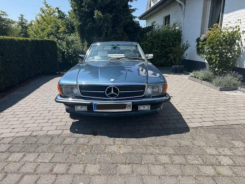 Gebraucht Mercedes SL500 241 PS (177 kW) 1983 Blau Cabrio