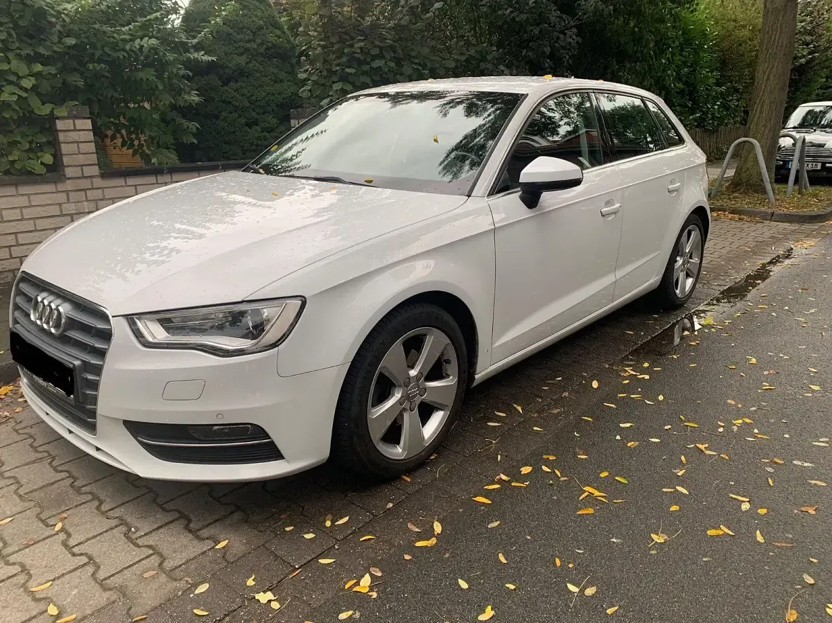 Gebraucht Audi A3 Ambiente 150 PS (110 kW) 2015 Weiß Limousine
