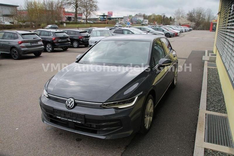 Neu VW Golf VIII 150 PS (110 kW) 2026 Grau Limousine