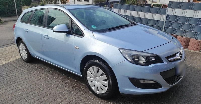 Gebraucht Opel Astra Selection 115 PS (84 kW) 2015 Blau Kombi