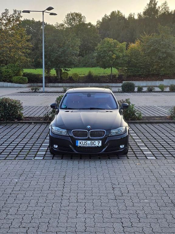 Gebraucht BMW 325 Performance 204 PS (150 kW) 2010 Schwarz Limousine