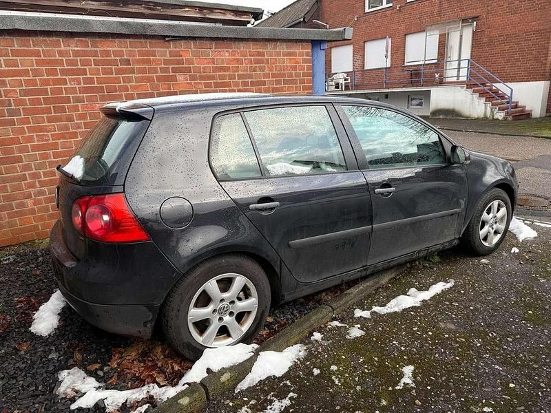 Gebraucht VW Golf IV Trendline 75 PS (55 kW) 2005 Black magic perleffekt Kleinwagen