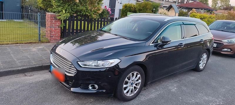 Gebraucht Ford Mondeo Titanium 150 PS (110 kW) 2015 Schwarz Kombi