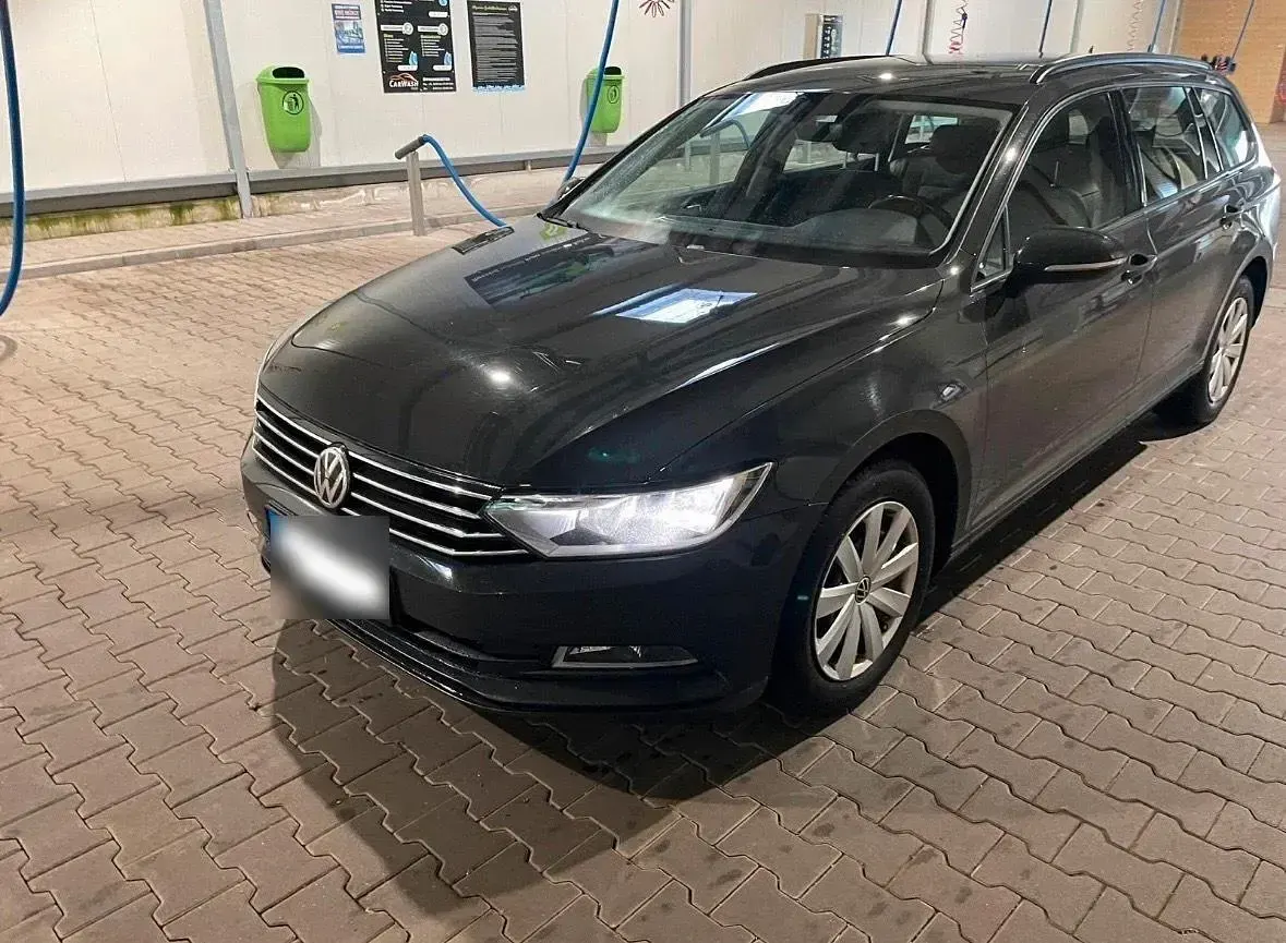 Gebraucht VW Passat 150 PS (110 kW) 2019 Grau Kombi