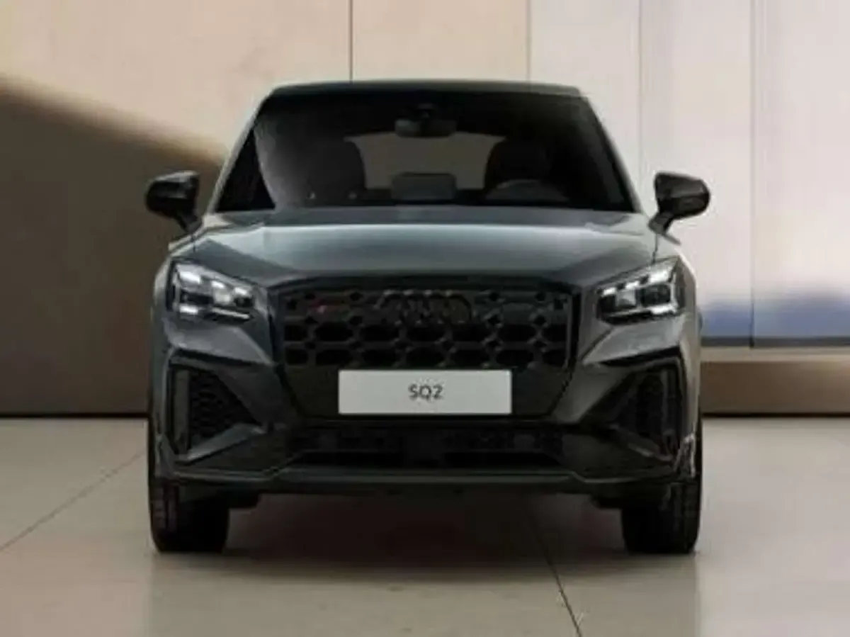 Gebraucht Audi SQ2 Ambiente 300 PS (220 kW) 2025 Grau SUV