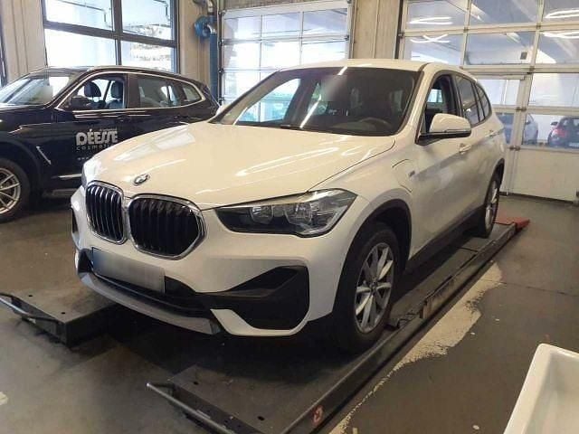 Weiß Gebraucht 2022 BMW X1 Sport Line SUV | 23.990 € (Superpreis) - Bild 1/4